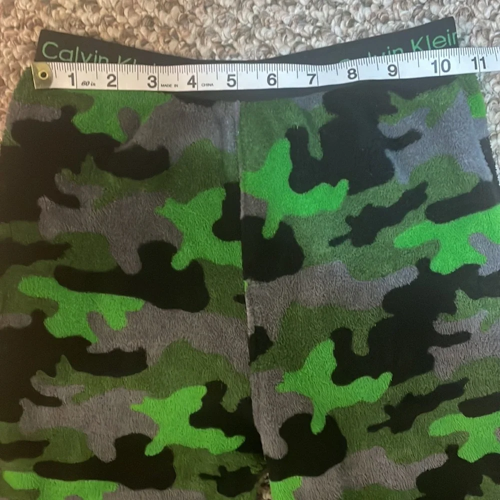 Calvin Klein Camouflage Fleece Pajama Bottoms - Black/Gray/Green - Picture 5 of 9